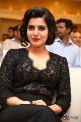 Samantha at A Aa Movie Success Meet
